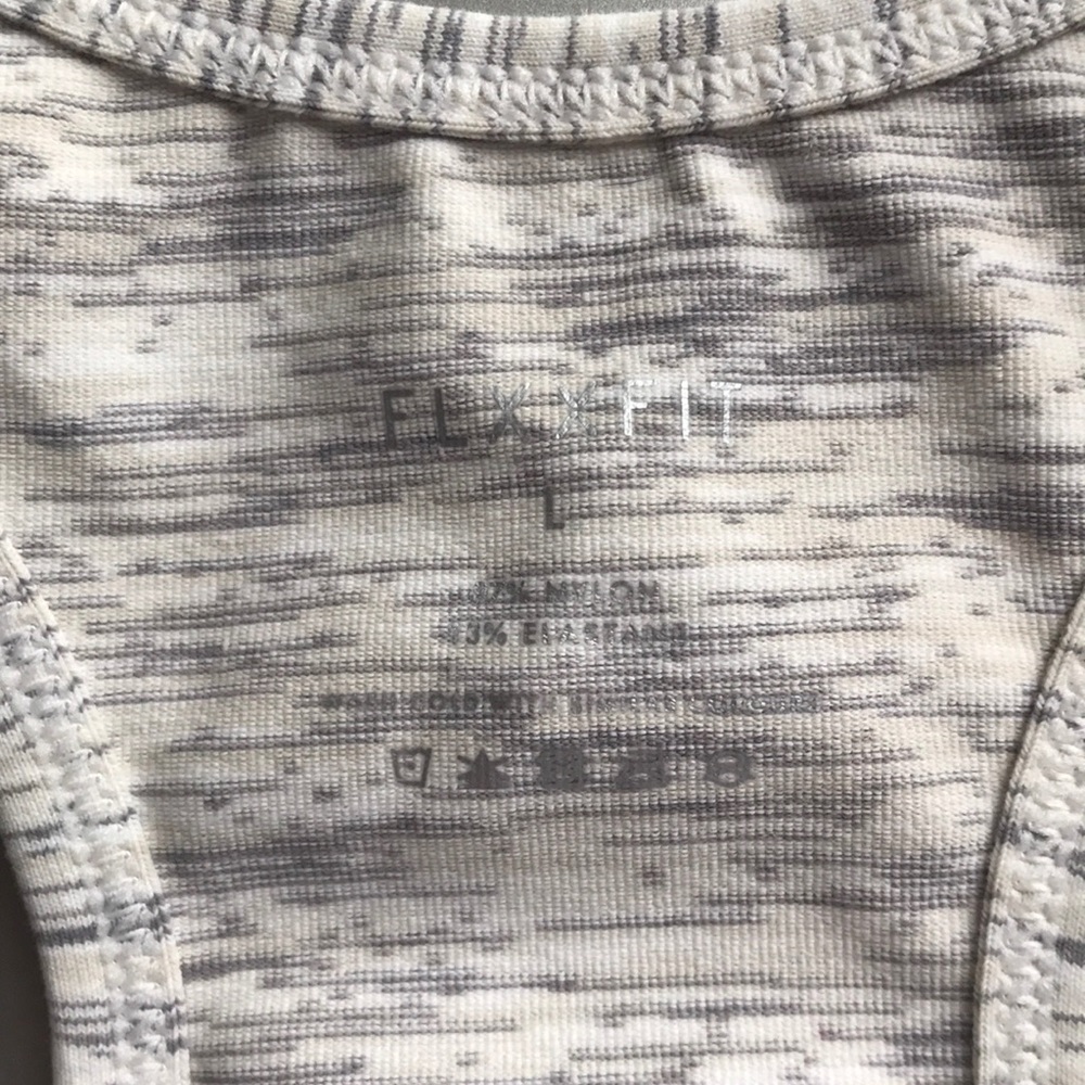 NEW flexxfit Sports bra in size large - Picture 3 of 4